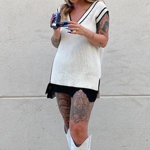 ABERCROMBIE & FITCH OVERSIZED SWEATER VEST